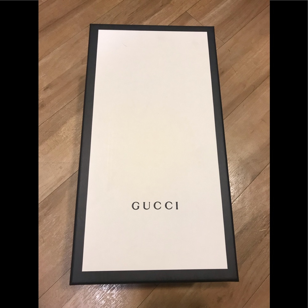 Gucci slides shoe box